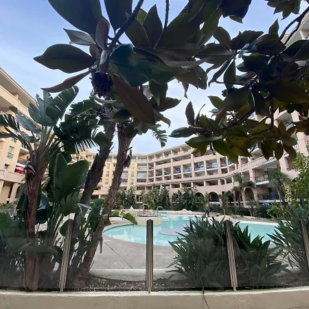 Pieds Dans La Mer, Piscine, Parking Appartement *
